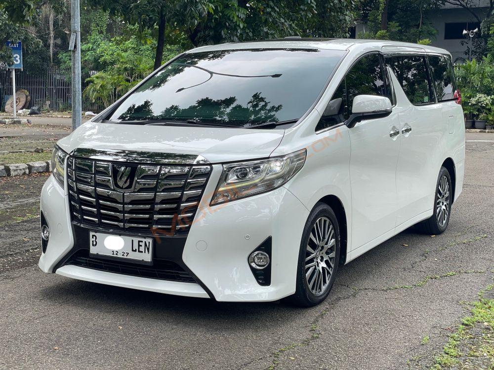 Mobil Toyota Alphard 2017