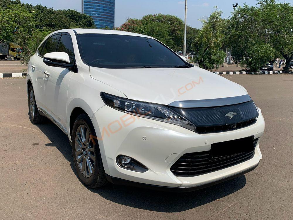 Mobil Toyota Harrier 2014