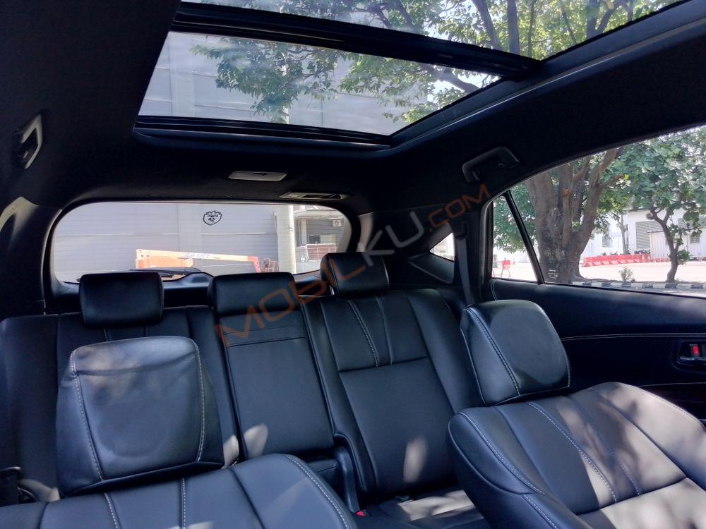 Mobil Toyota Harrier 2014