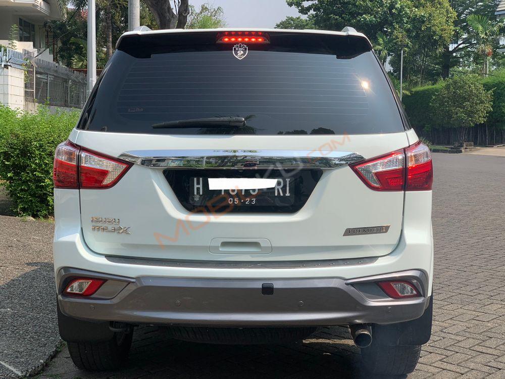 Mobil Isuzu MU-X 2017