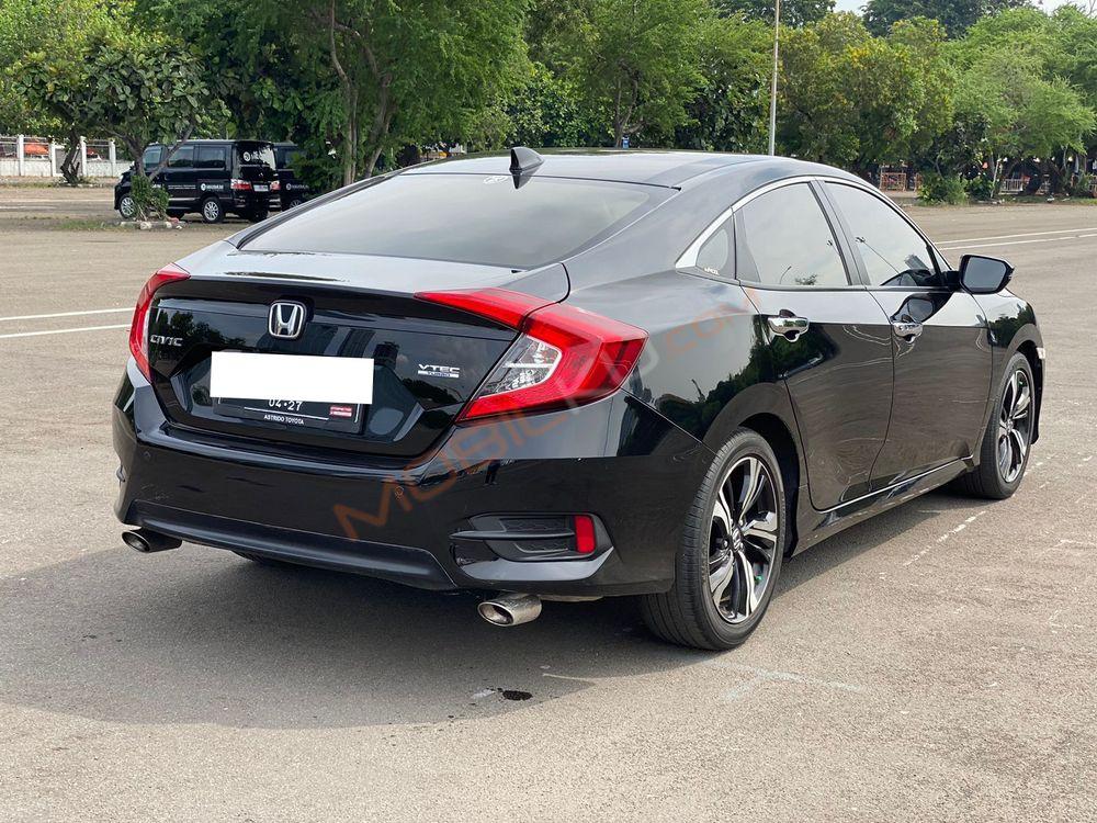 Mobil Honda Civic Sedan 2017