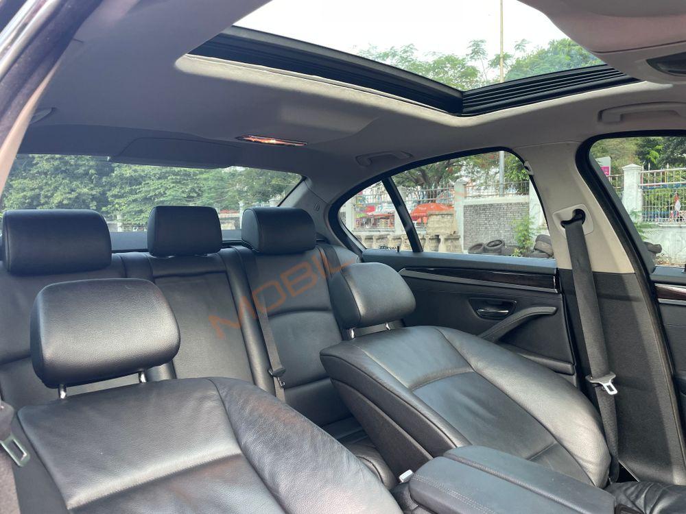 Mobil BMW 5 Series 2013