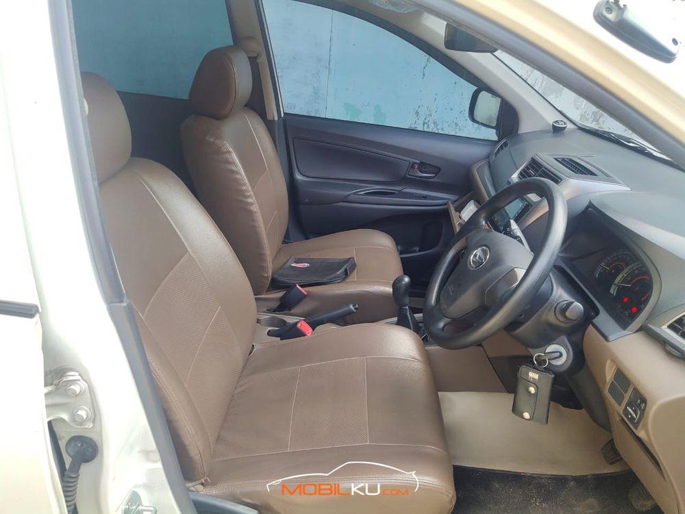 Mobil Daihatsu Xenia 2017