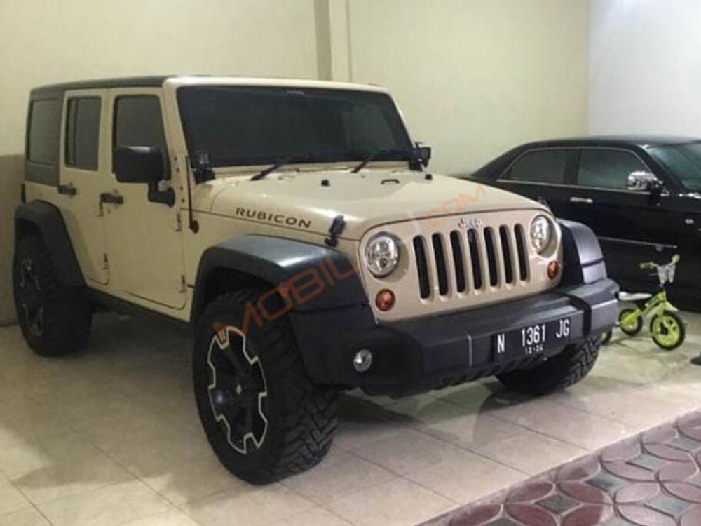 Mobil Jeep Wrangler 2011