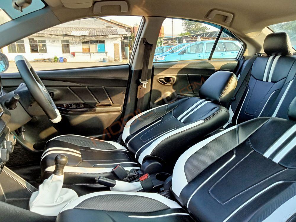 Mobil Toyota Limo 2015