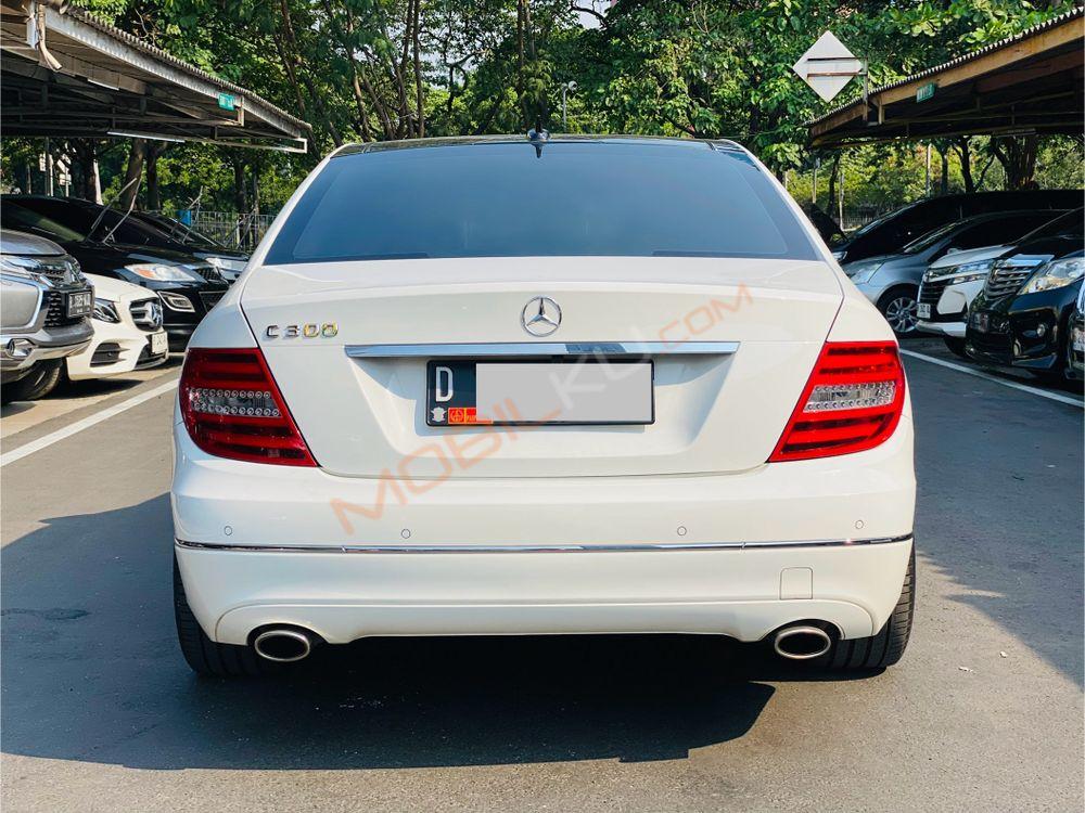 Mobil Mercedes-Benz C-Class 2013