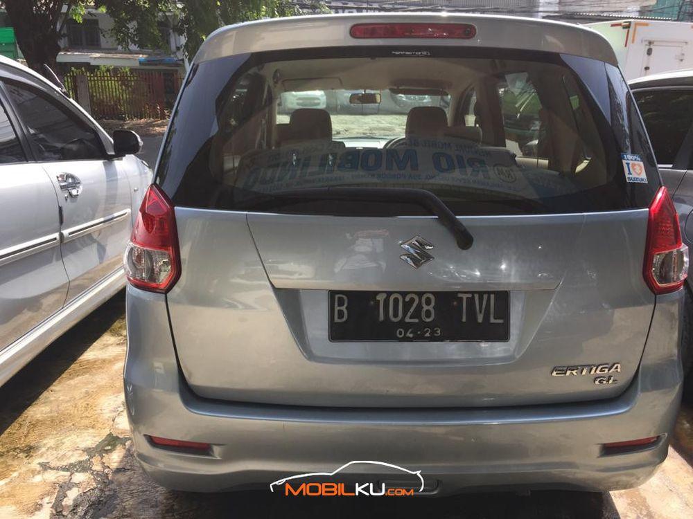 Mobil Suzuki Ertiga 2012