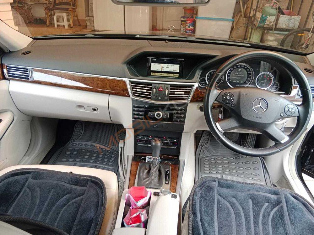 Mobil Mercedes-Benz E-Class 2011