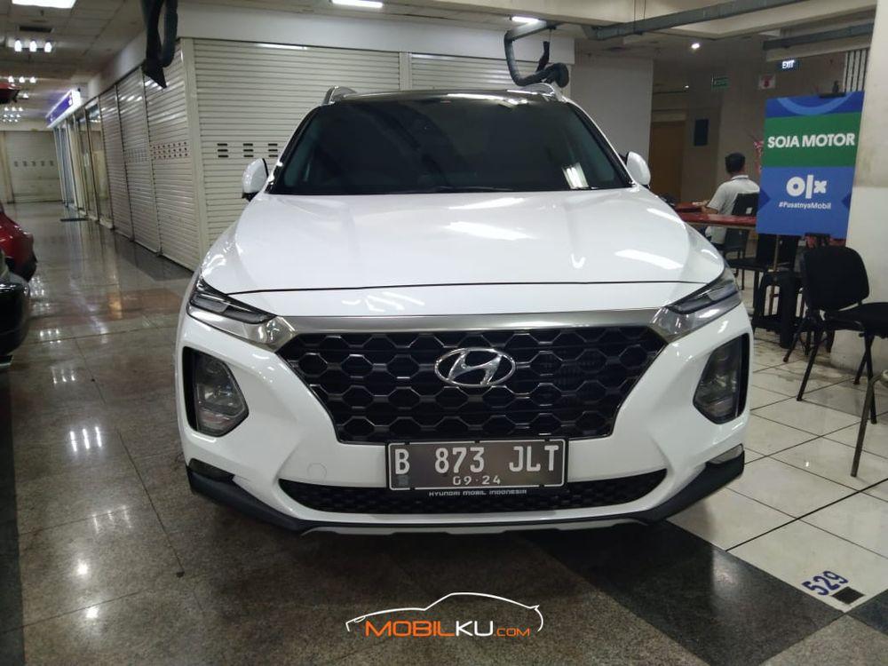 Mobil Hyundai Santa Fe 2019