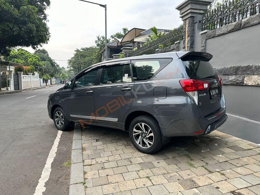 Mobil Toyota Kijang Innova 2021