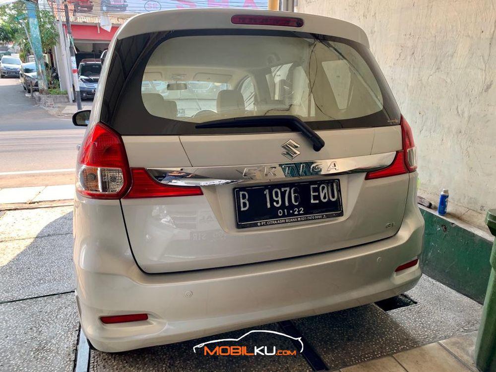 Mobil Suzuki Ertiga 2016