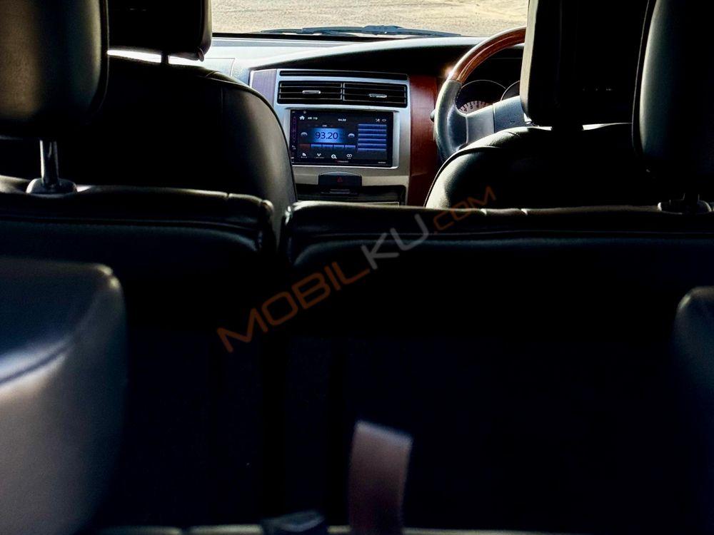 Mobil Nissan Grand Livina 2013