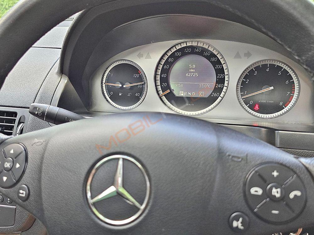 Mobil Mercedes-Benz C-Class 2009