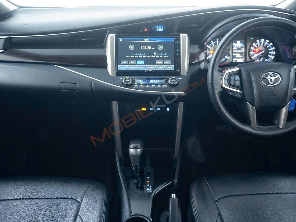 Mobil Toyota Kijang Innova 2021