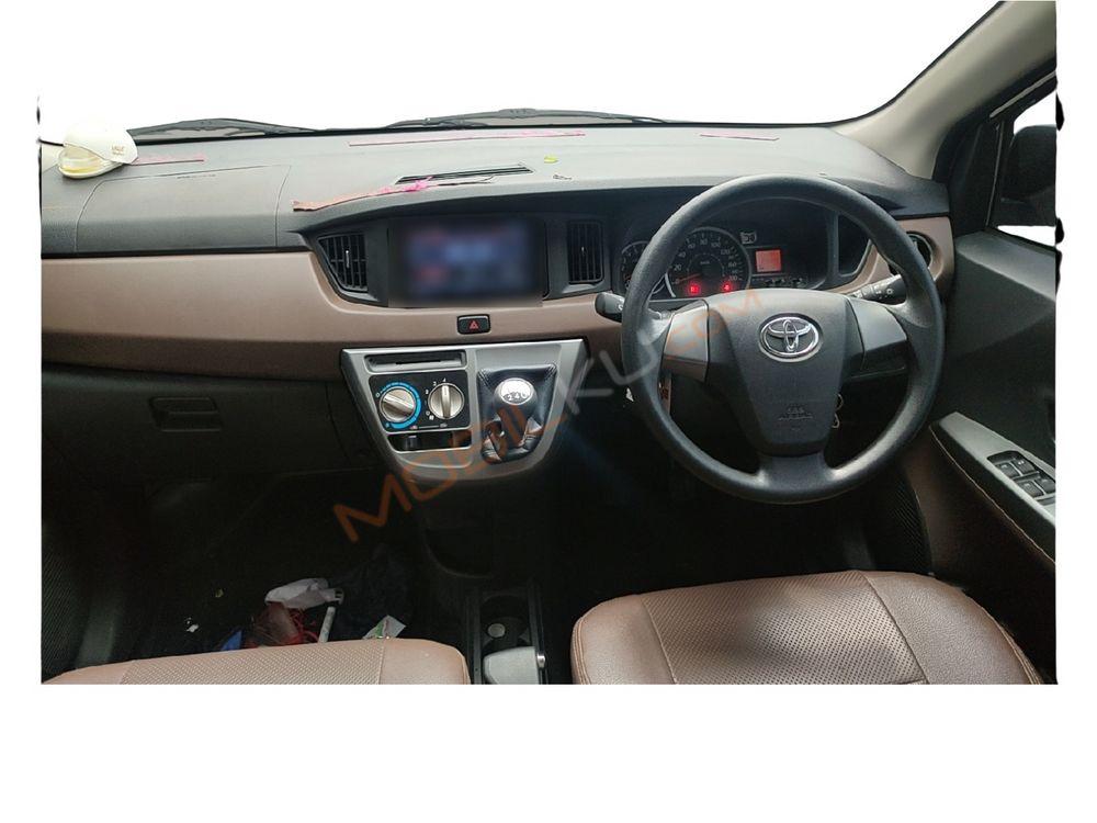 Mobil Toyota Calya 2018