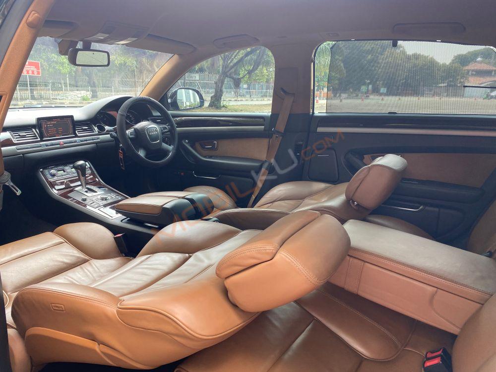 Mobil Audi A8 2009