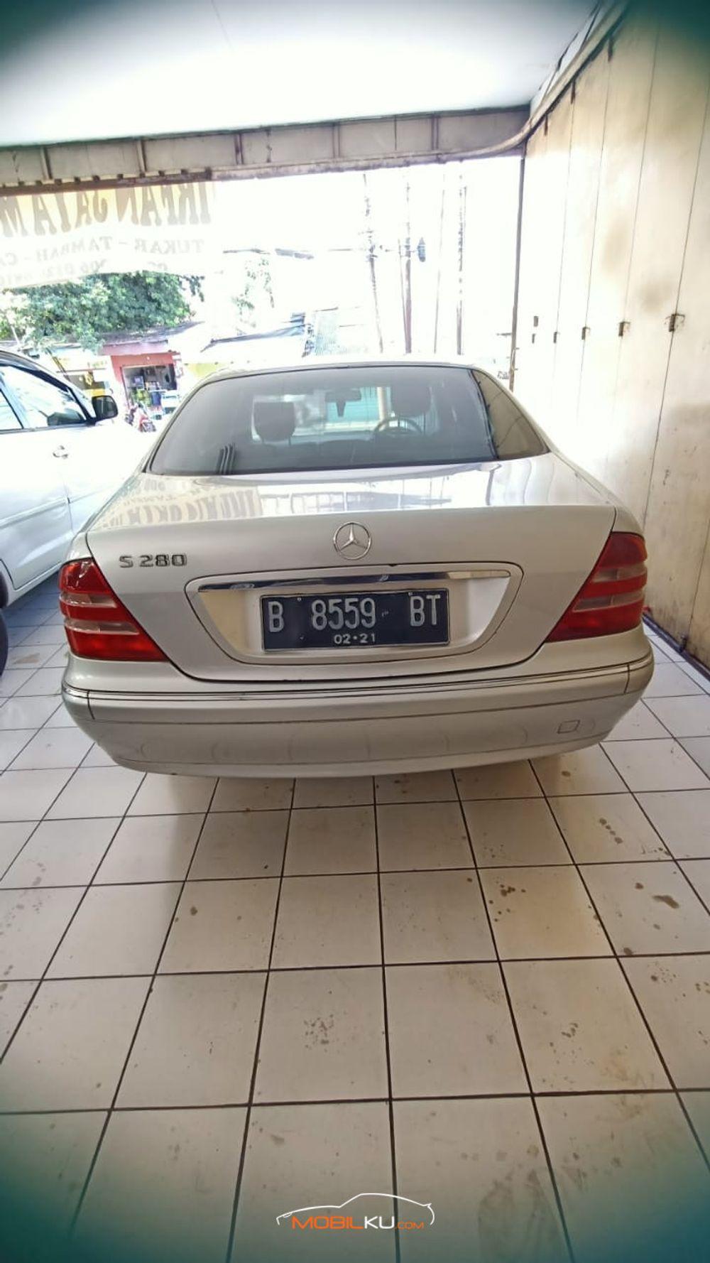 Mobil Mercedes-Benz S-Class 2001