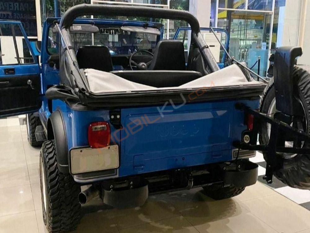 Mobil Jeep CJ 7 1995