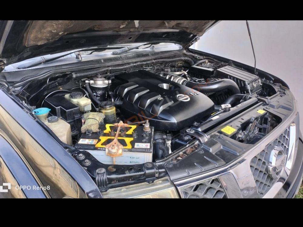 Mobil Nissan Navara 2008