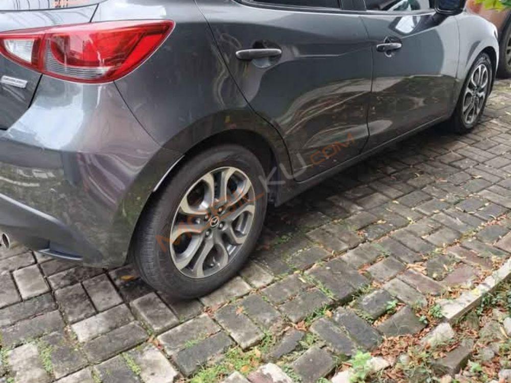 Mobil Mazda 2 Hatchback 2018