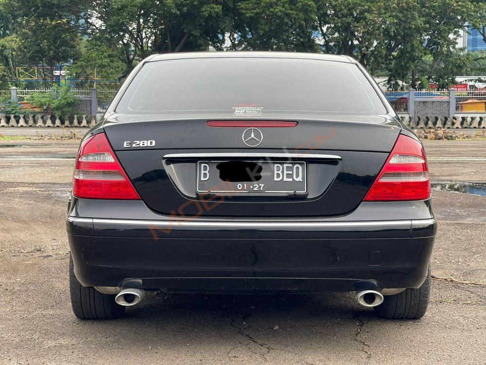 Mobil Mercedes-Benz E-Class 2006