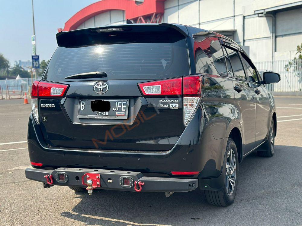 Mobil Toyota Kijang Innova 2021
