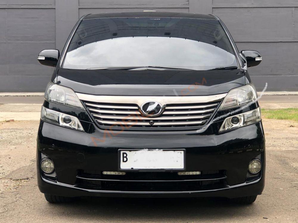 Mobil Toyota Vellfire 2010