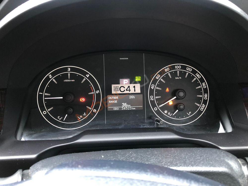 Mobil Toyota Kijang Innova 2020