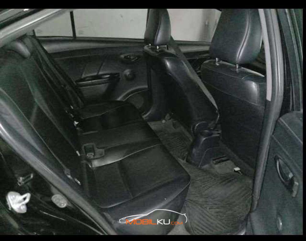 Mobil Toyota Vios 2013