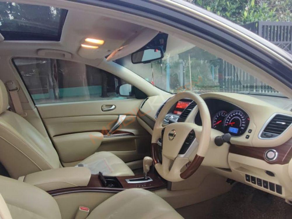 Mobil Nissan Teana 2013
