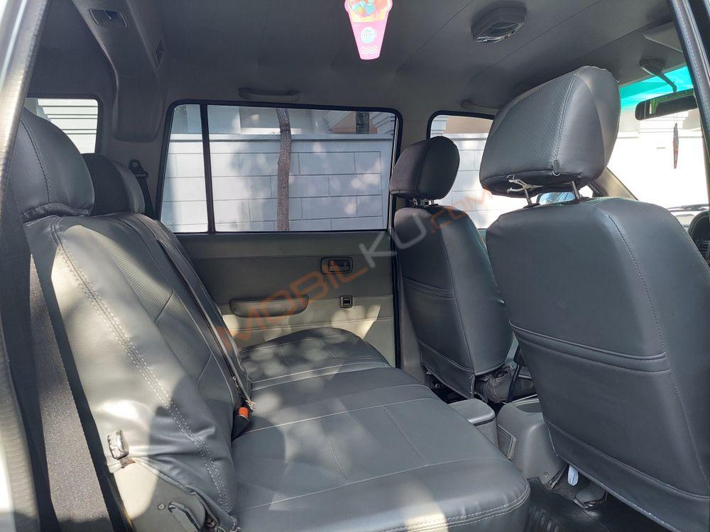 Mobil Isuzu Panther 2001