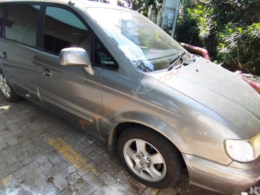 Mobil Hyundai Trajet 2006