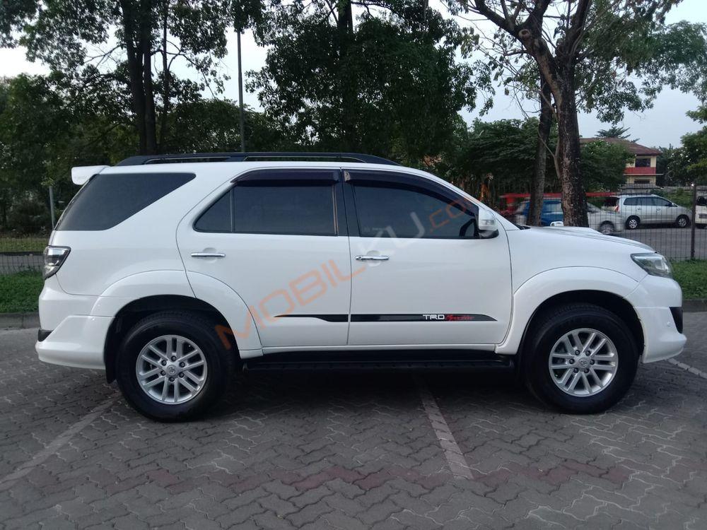 Mobil Toyota Fortuner 2013