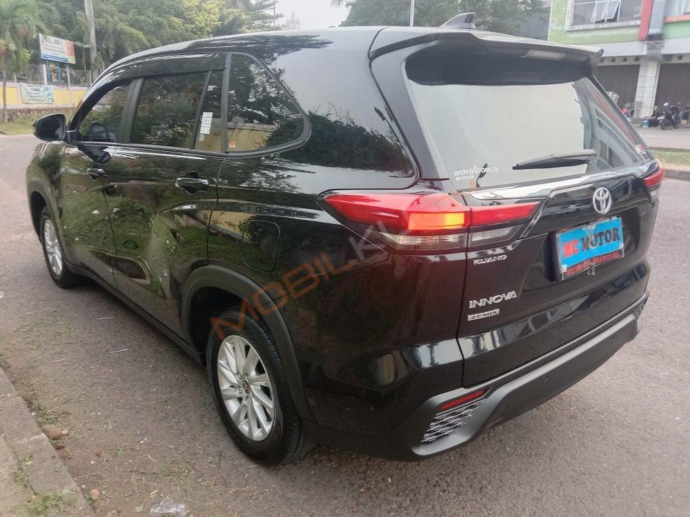 Mobil Toyota Kijang Innova Zenix 2023