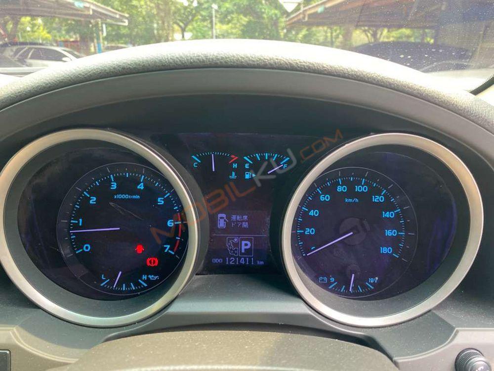 Mobil Toyota Land Cruiser 2008