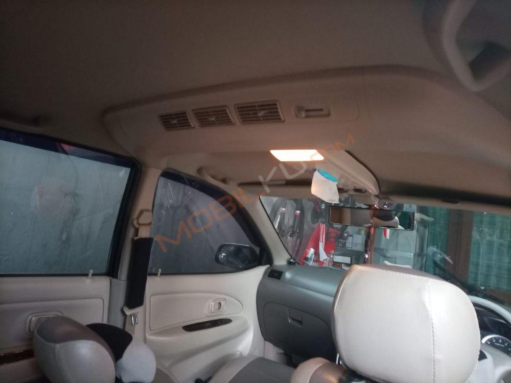 Mobil Daihatsu Xenia 2011