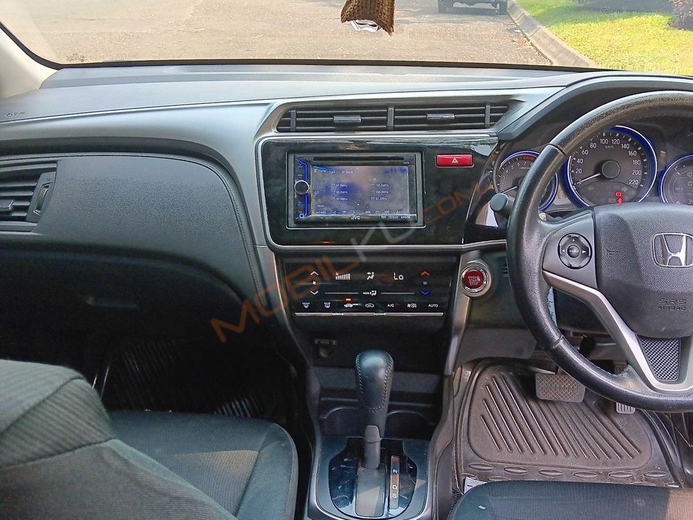 Mobil Honda City Sedan 2015