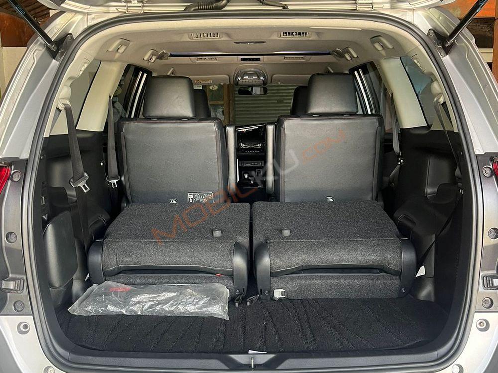 Mobil Toyota Kijang Innova 2021