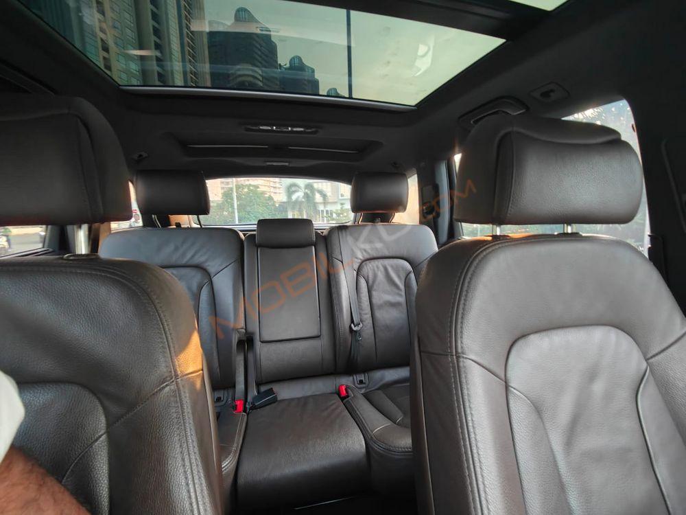 Mobil Audi Q7 2014