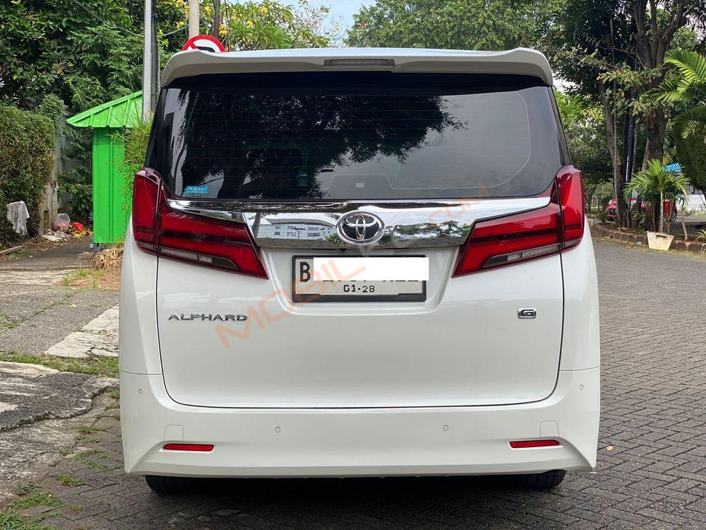 Mobil Toyota Alphard 2020