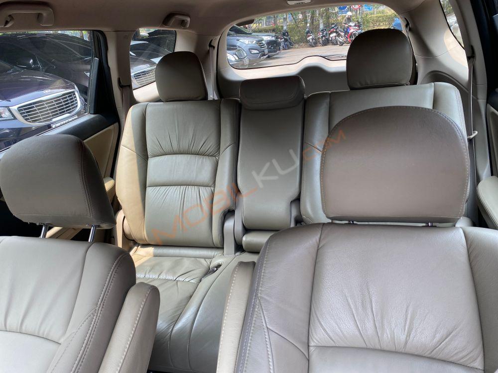 Mobil Honda Odyssey 2012