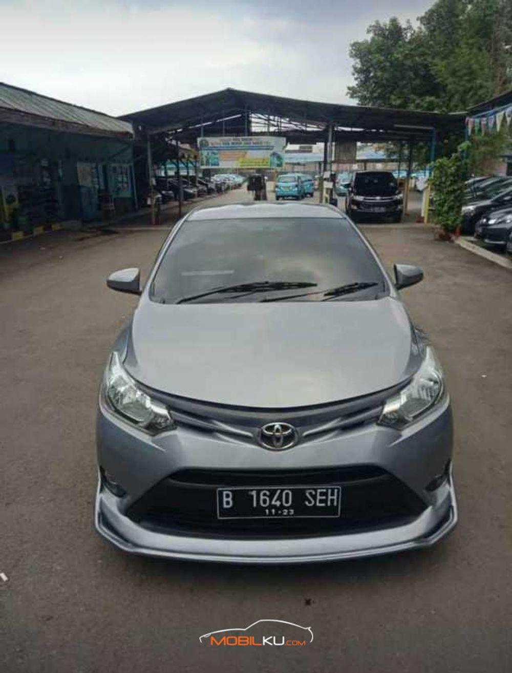 Mobil Toyota Vios 2013