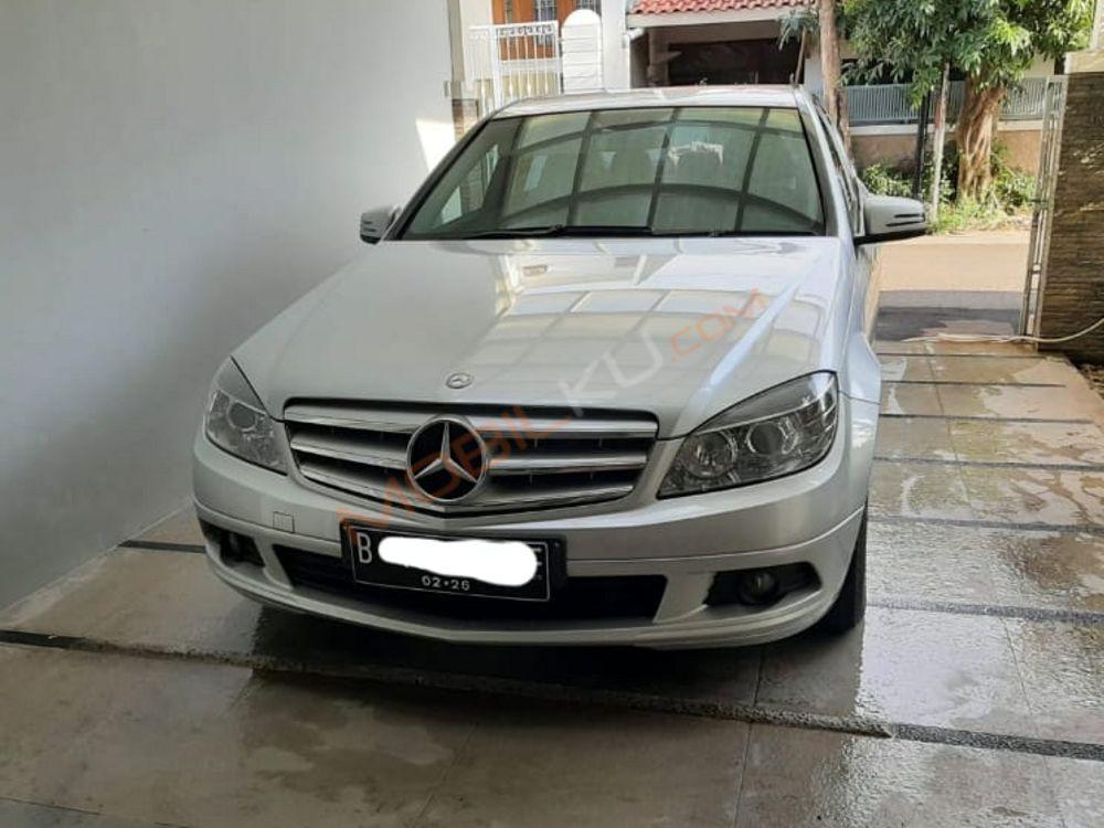 Mobil Mercedes-Benz C-Class 2010