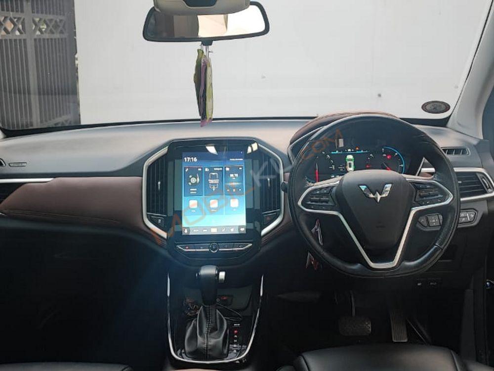 Mobil Wuling Almaz 2019