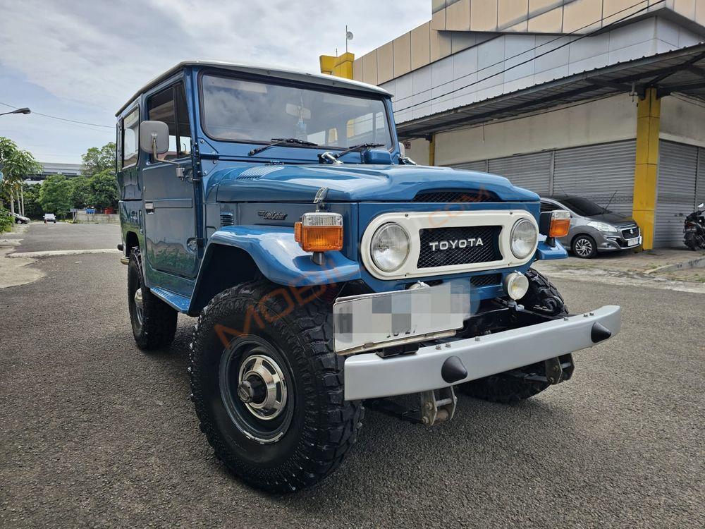 Mobil Toyota Land Cruiser 1995