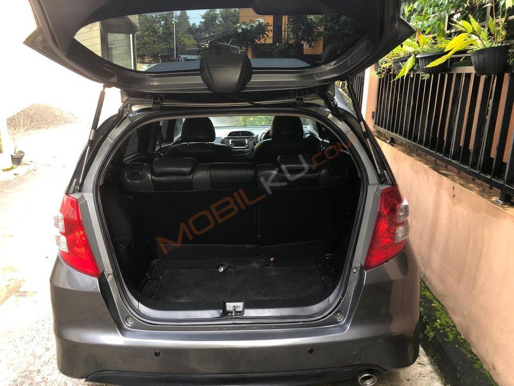 Mobil Honda Jazz 2010
