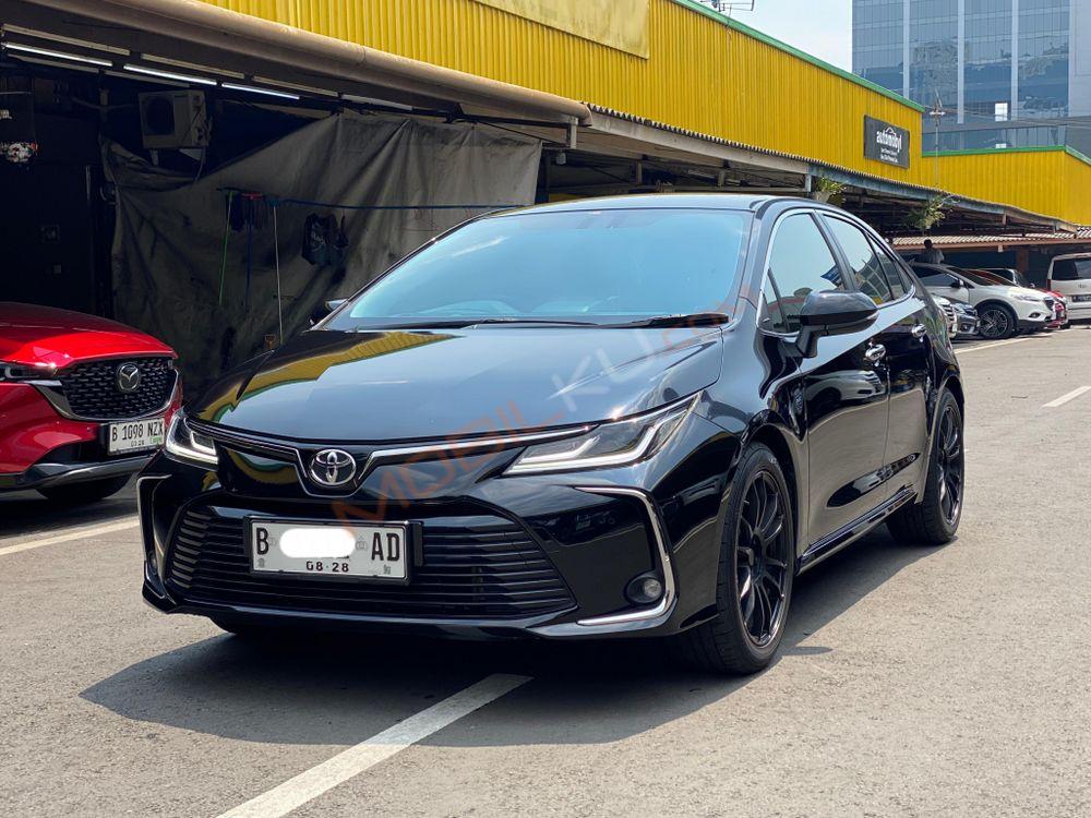 Mobil Toyota Corolla 2023
