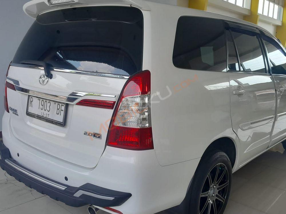 Mobil Toyota Kijang Innova 2014