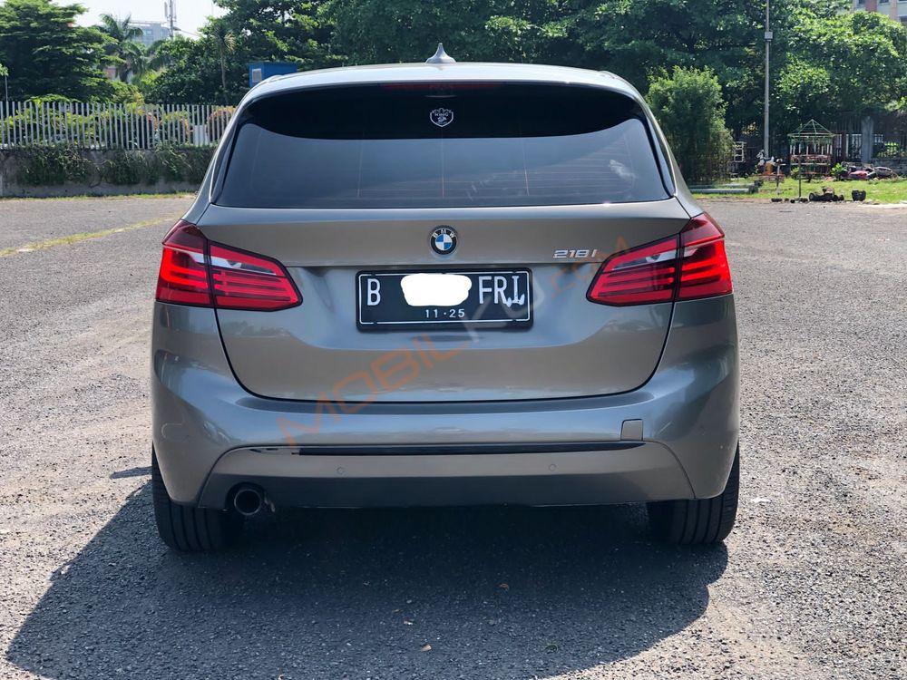 Mobil BMW 2 Series 2015