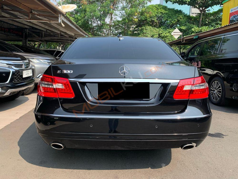 Mobil Mercedes-Benz E-Class 2011